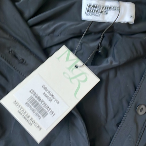 Mistriss rocks black button dress - Picture 6 of 6